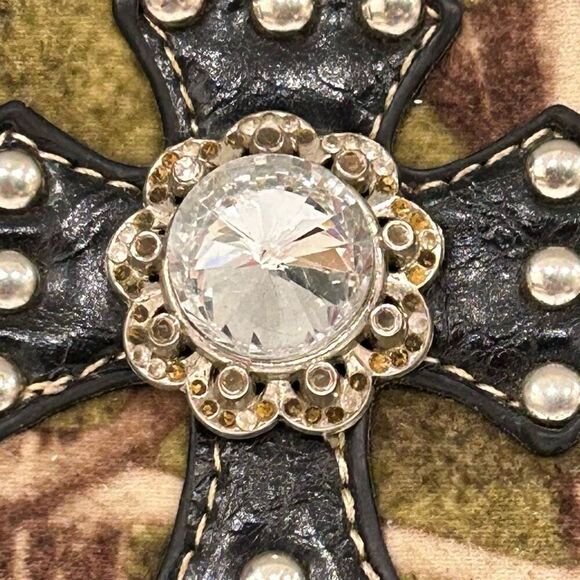 Realtree Camo Bling Wallet 7.5”X 4.5” Multicolor Studded Western Cross Billfold - Picture 8 of 10